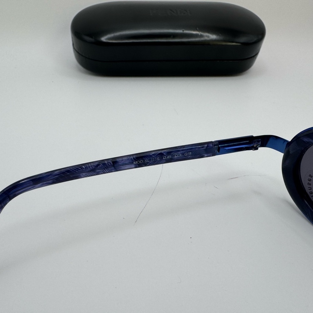 Vintage Fendi SL 7116 Blue Oval Sunglasses Made in Italy Small Frame Y2K - Picture 3 of 7